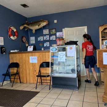Alphy's Restaurant and Catering - Interior - Seafood Near Me - Navarre, Florida Alphy's Restaurant and Catering - Interior - Seafood Near Me - Navarre, Florida