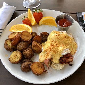 Moxies - Pancetta and Aged White Cheddar Benedict - Cocktail Bars Near Me - Houston, Texas