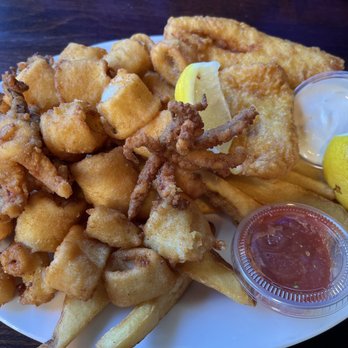 Barbara's Fishtrap - Fish & calamari - Seafood Near Me - Half Moon Bay, California