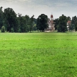 Schloss Basedow - Castles Near Me - Basedow, MV