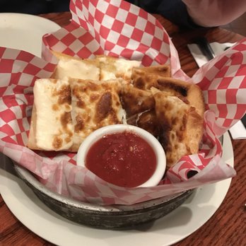 Pizzeria Uno - Cheesy garlic bread - Pizza Near Me - Chicago, Illinois
