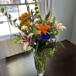 Polites Florist - The arrangement I purchased