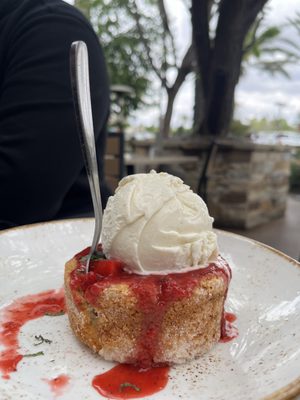 Lazy Dog Restaurant & Bar by null