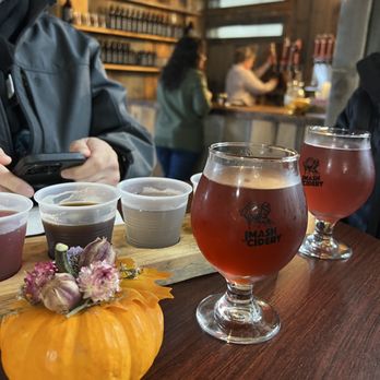 Hilltop Orchards - Wine Tasting Room Near Me - Richmond, Massachusetts