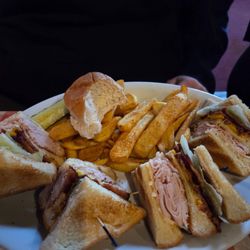 Polskis Pub and Grub - Traditional Club with fries