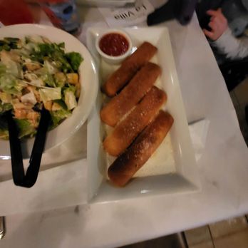 La Villa - Pizza Near Me - Chicago, Illinois