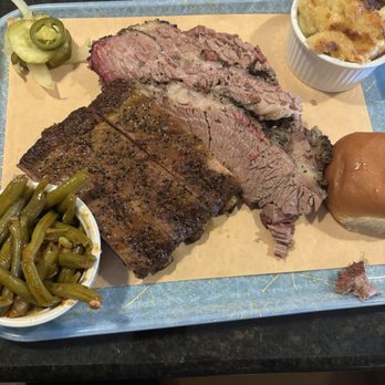 Heritage Smokehouse - Barbeque Near Me - Baltimore, Maryland