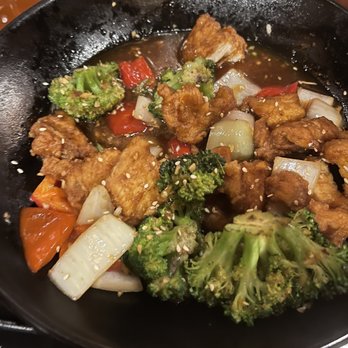 P.F. Chang's - Ginger Chicken with Broccoli Bowl there kinda ok - Chinese Near Me - Collegeville, Pennsylvania P.F. Chang's - Ginger Chicken with Broccoli Bowl there kinda ok - Chinese Near Me - Collegeville, Pennsylvania