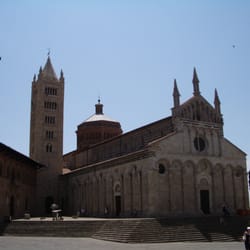 San Cerbone Kathedrale - Kirche aus östlicher Sicht