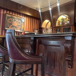 Fifth Avenue Bistro & Bar