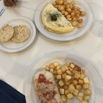 Reveille Coffeehouse Cafe - Breakfast & Brunch Near Me - Alpharetta, Georgia