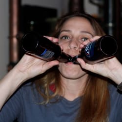 Bye Bye Liver: The Boston Drinking Play - Our Piano Player Gina always has a hearty meal before each performance!