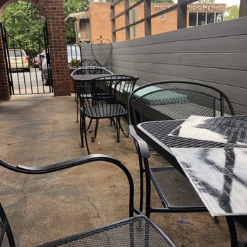 Deejai Thai - Patio area - Thai Near Me - Charlotte, North Carolina