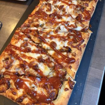 Maverick's Restobar & Lounge - BBQ chicken flat bread - Lounges Near Me - Cincinnati, Ohio