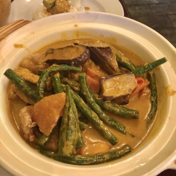 Mamak - Kari Fish Fillet (Fish is on the bottom of the veggies - great portion!) - Malaysian Near Me - Doraville, Georgia Mamak - Kari Fish Fillet (Fish is on the bottom of the veggies - great portion!) - Malaysian Near Me - Doraville, Georgia