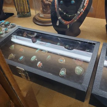 Anteeks On Menaul - Antiques Near Me - Albuquerque, New Mexico