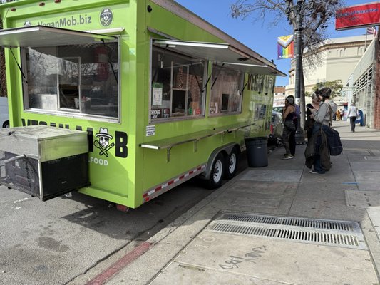 Vegan mob - Vegan BBQ and Soul Food by null