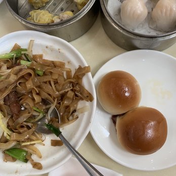 Minghin Cuisine - Incredibly delicious dim sum and noodles This location had lots of seating and the staff was very friendly and tending. - Dim Sum Near Me - Naperville, Illinois Minghin Cuisine - Incredibly delicious dim sum and noodles This location had lots of seating and the staff was very friendly and tending. - Dim Sum Near Me - Naperville, Illinois