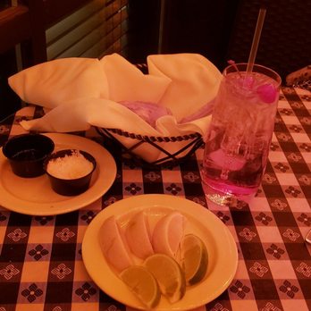 Rosebud on Rush - Fresh lemons, bread, olive oil and cheese - Italian Near Me - Chicago, Illinois Rosebud on Rush - Fresh lemons, bread, olive oil and cheese - Italian Near Me - Chicago, Illinois