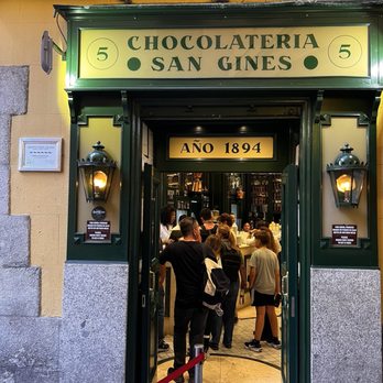 Chocolatería San Ginés - Chocolatiers & Shops Near Me - Madrid, M