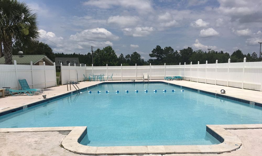 Wanee Lake Golf & RV Resort Logo