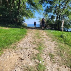 Rocky Point Beach - A trail that may lead to the bottom of the Indiana Jones path of Peril