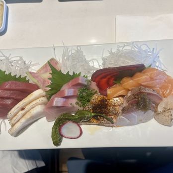 Aiko - Sashimi mix - Sushi Bars Near Me - Rancho Cordova, California