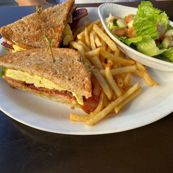Stacks - Applewood Blt Sandwich with egg - Breakfast & Brunch Near Me - Burlingame, California Stacks - Applewood Blt Sandwich with egg - Breakfast & Brunch Near Me - Burlingame, California