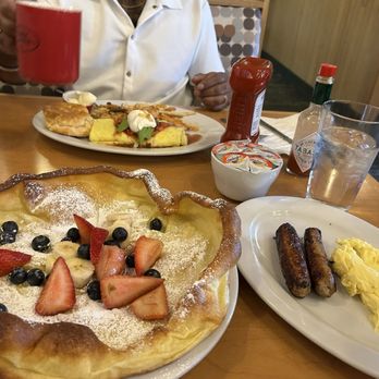 Elmer's Restaurant - Omelette combo - Breakfast & Brunch Near Me - Portland, Oregon Elmer's Restaurant - Omelette combo - Breakfast & Brunch Near Me - Portland, Oregon