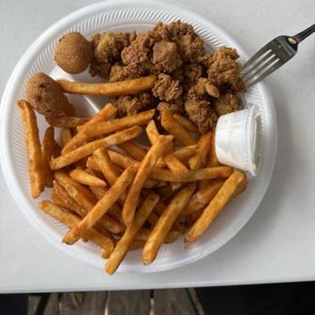 Capitol Oyster Bar - Fried oyster platter - New American Near Me - Montgomery, Alabama Capitol Oyster Bar - Fried oyster platter - New American Near Me - Montgomery, Alabama