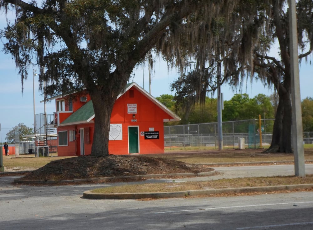 Lincoln Ave Community Park Logo