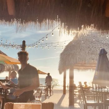 Gulf Drive Cafe - The outdoor dining area. - Seafood Near Me - Bradenton Beach, Florida