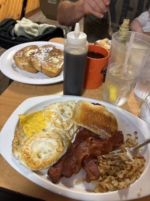 Donna's Main Street Diner by null