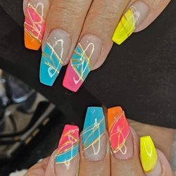 Nailicious Hair & Nail Bar - Loving my nail.