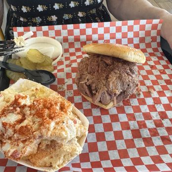 Papa Bears Barbeque - Pulled pork sandwich with potato salad - Food Trucks Near Me - Apache Junction, Arizona Papa Bears Barbeque - Pulled pork sandwich with potato salad - Food Trucks Near Me - Apache Junction, Arizona