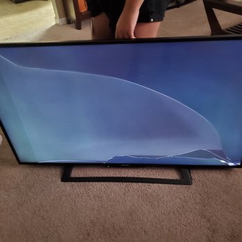 East Coast Moving - Cracked TV - Movers Near Me - Jamaica, New York