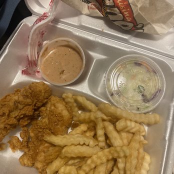 Raising Cane's Chicken Fingers - Nasty food - Fast Food Near Me - Hampton, Virginia