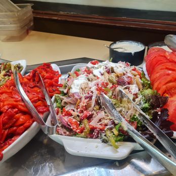Cuba Lives Restaurant - Fresh Produce and Base Greens, Prepared Salads and Toppings - Salad Near Me - Hialeah, Florida