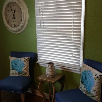 Styles By Lyles - Comfortable waiting area. - Hair Salons Near Me - Phenix City, Alabama Styles By Lyles - Comfortable waiting area. - Hair Salons Near Me - Phenix City, Alabama