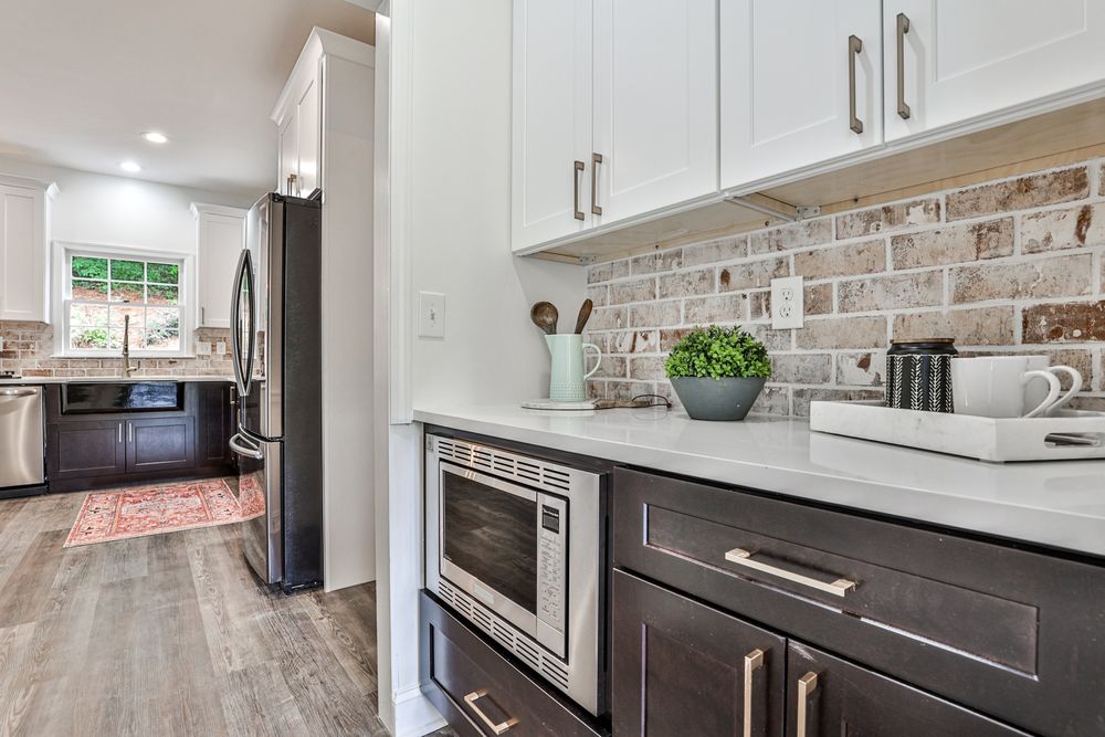 Booth Cabinets & Quartz