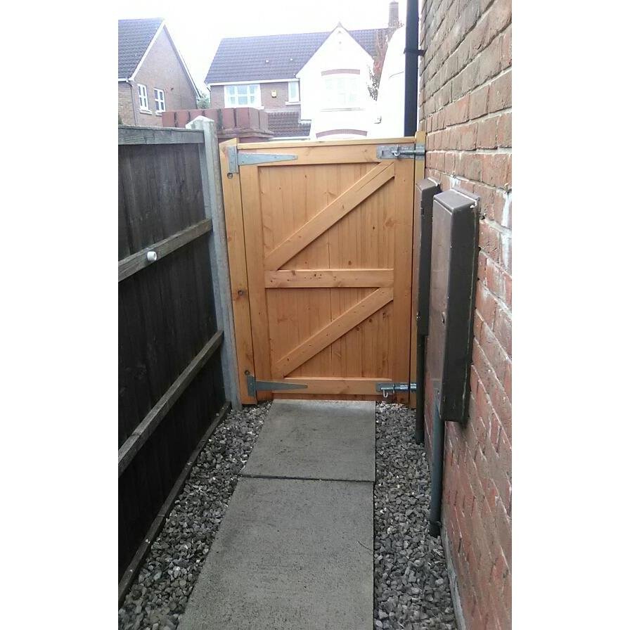 H&L FENCING & GATES Unit 3a Guide St, Salford, Greater Manchester