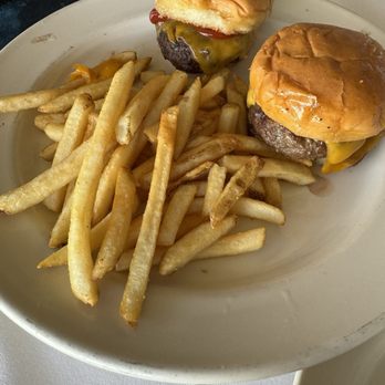 The Spinnaker - Cheeseburger Sliders - Breakfast & Brunch Near Me - Sausalito, California The Spinnaker - Cheeseburger Sliders - Breakfast & Brunch Near Me - Sausalito, California