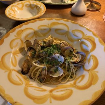Lucrezia La Jolla - Linguine Vongole - Italian Near Me - San Diego, California Lucrezia La Jolla - Linguine Vongole - Italian Near Me - San Diego, California