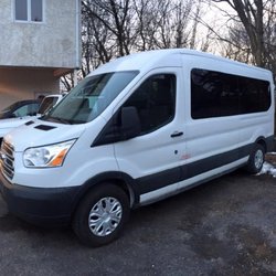 Delvan - Location Minibus 8 et 15 passagers www.delvan.ca 514-990-7137