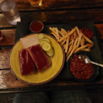 Skyway Bar & Grill - Smoked tofu, baked beans and fries. - Barbeque Near Me - Zigzag, Oregon