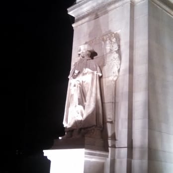 Washington Square Arch - Landmarks & Historical Buildings Near Me - New York, New York