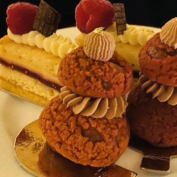 The Oscar Wilde Bar - Chocolate and queens cake - Cocktail Bars Near Me - London, XGL The Oscar Wilde Bar - Chocolate and queens cake - Cocktail Bars Near Me - London, XGL