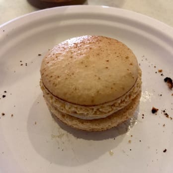 La Tour Cafe - cinnamon bun macaroon - Cafes Near Me - Honolulu, Hawaii