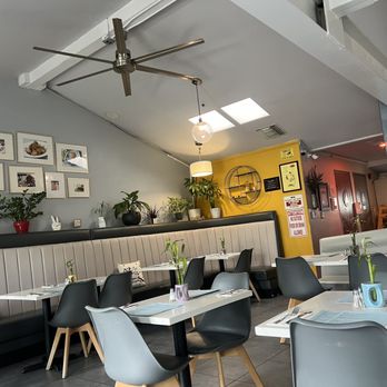 Bru's Wiffle - Interior - Breakfast & Brunch Near Me - Santa Monica, California