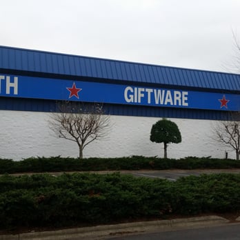 JR Cigar Outlet - Burlington - No books, no bed and bath,  no giftware,  no boots!  Only tobacco,  those signs need to come down. FALSE ADVERTISING  -  BAIT AND SWITCH! - Tobacco Shops Near Me - Burlington, North Carolina